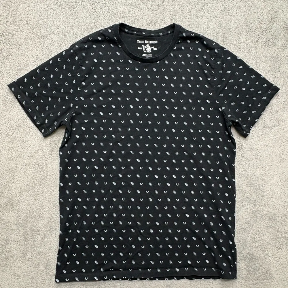 True Religion All Over Print T Shirt Mens Small Black‎ Short Sleeve Crew